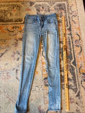 American Eagle Outfitters Light Wash Skinny Jeans